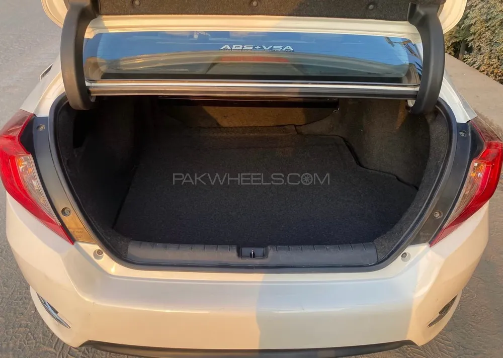 Honda Civic 2020 for Sale in Islamabad Honda Civic 2020 for Sale in Islamabad Image-5