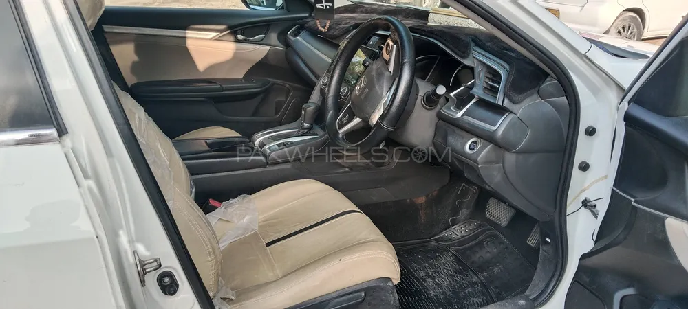 Honda Civic 2016 for Sale in Hyderabad Honda Civic 2016 for Sale in Hyderabad Image-13