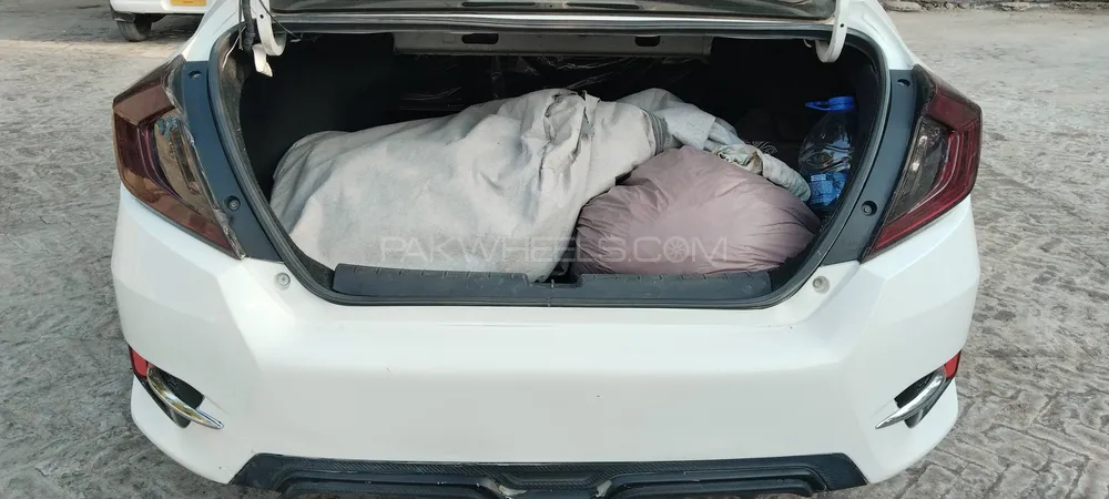 Honda Civic 2016 for Sale in Hyderabad Honda Civic 2016 for Sale in Hyderabad Image-7