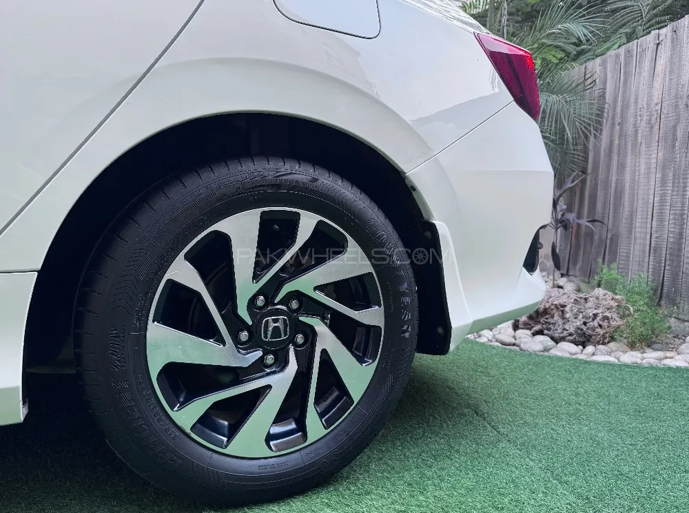 Honda Civic 2017 for Sale in Lahore Honda Civic 2017 for Sale in Lahore Image-3