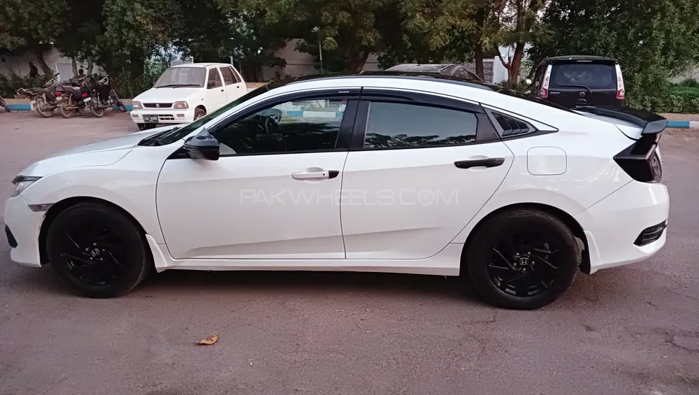 Honda Civic 2017 for Sale in Karachi Image-1