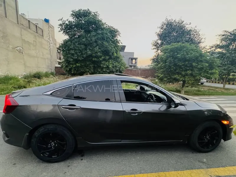 Honda Civic 2016 for Sale in Faisalabad Honda Civic 2016 for Sale in Faisalabad Image-1