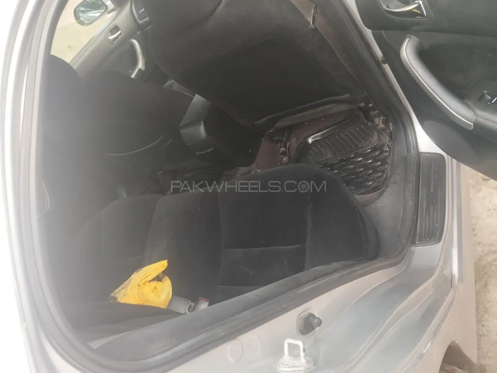 ہونڈا سی آر-زیڈ 2003 for Sale in ایبٹ آباد ہونڈا سی آر-زیڈ 2003 for Sale in ایبٹ آباد Image-8