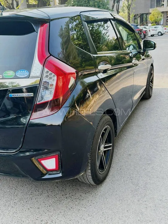 Honda Fit 2015 for Sale in Islamabad Honda Fit 2015 for Sale in Islamabad Image-5