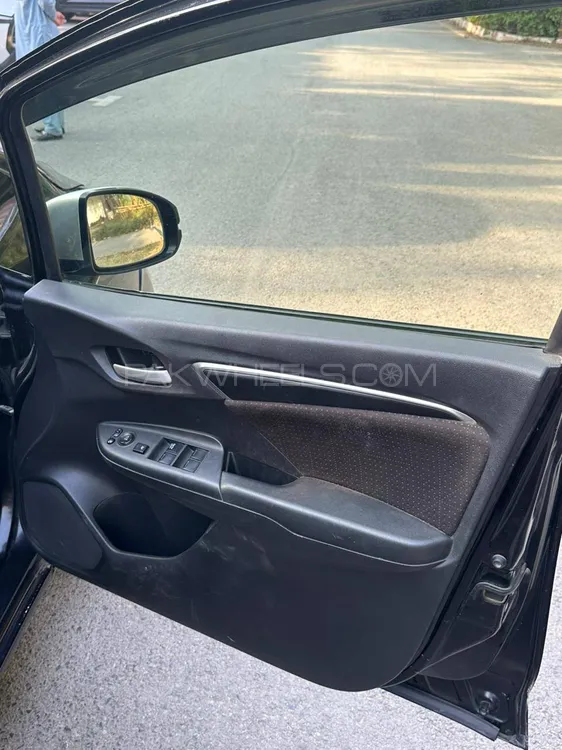 Honda Fit 2015 for Sale in Islamabad Honda Fit 2015 for Sale in Islamabad Image-12