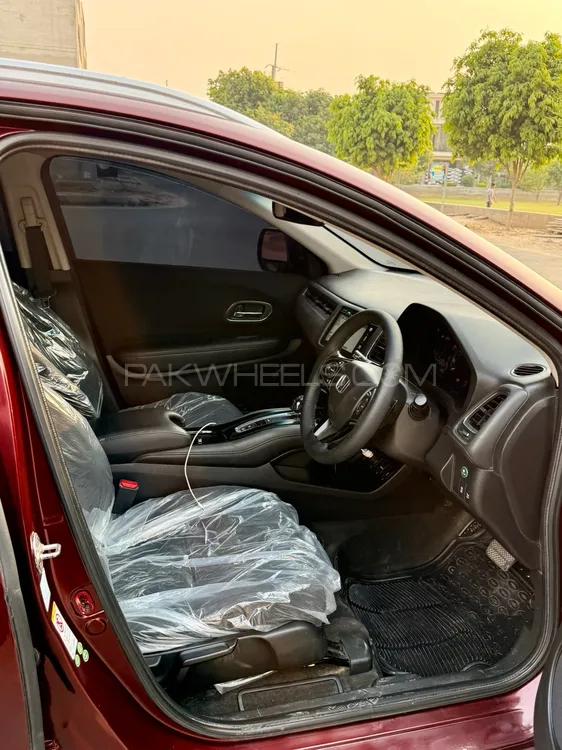 Honda Vezel 2014 for Sale in Multan Honda Vezel 2014 for Sale in Multan Image-9