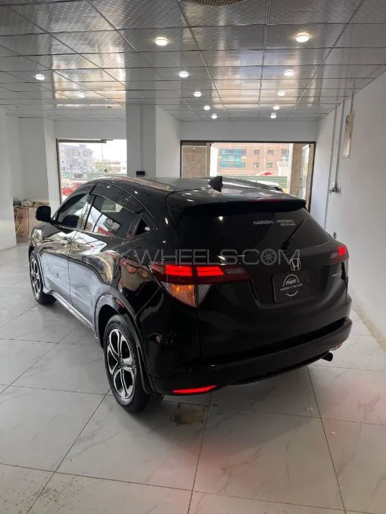 Honda Vezel 2015 for Sale in Karachi Honda Vezel 2015 for Sale in Karachi Image-1