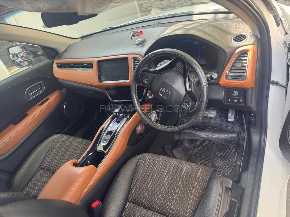 Honda Vezel 2015 for Sale in Multan Honda Vezel 2015 for Sale in Multan Image-4