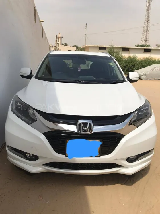 Honda Vezel 2015 for Sale in Karachi Honda Vezel 2015 for Sale in Karachi Image-1