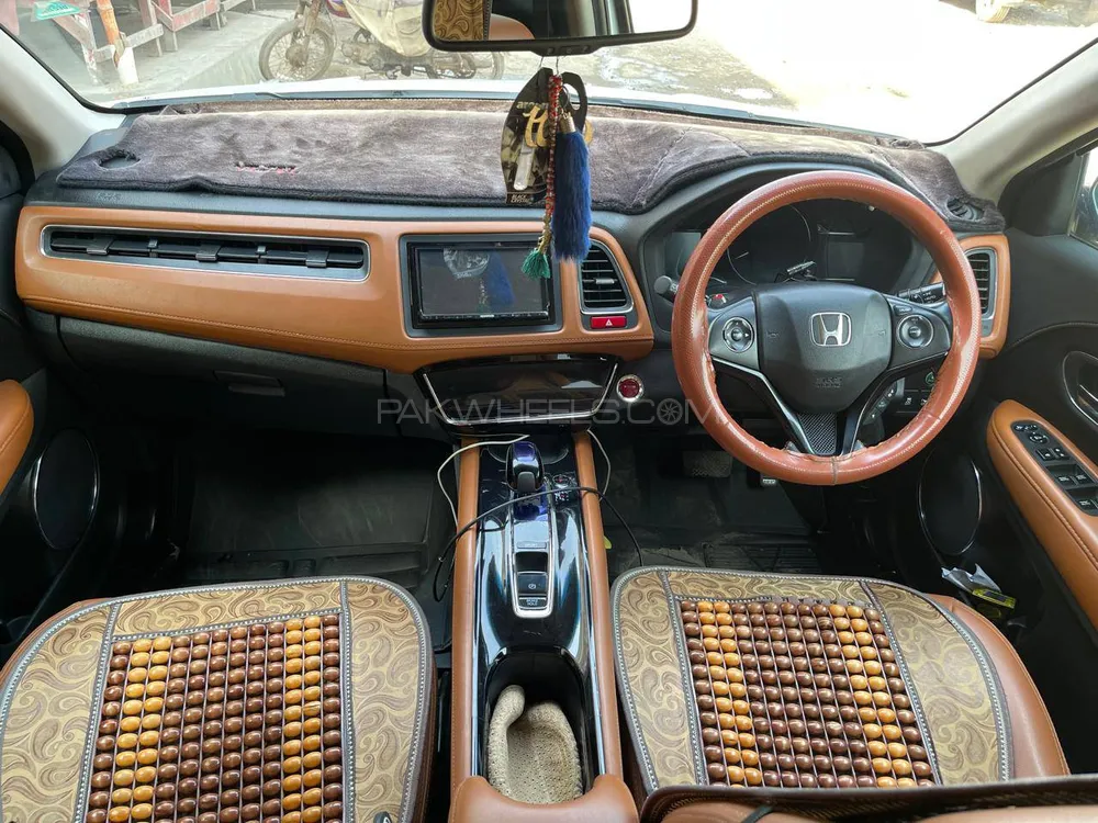 Honda Vezel 2016 for Sale in Karachi Honda Vezel 2016 for Sale in Karachi Image-4