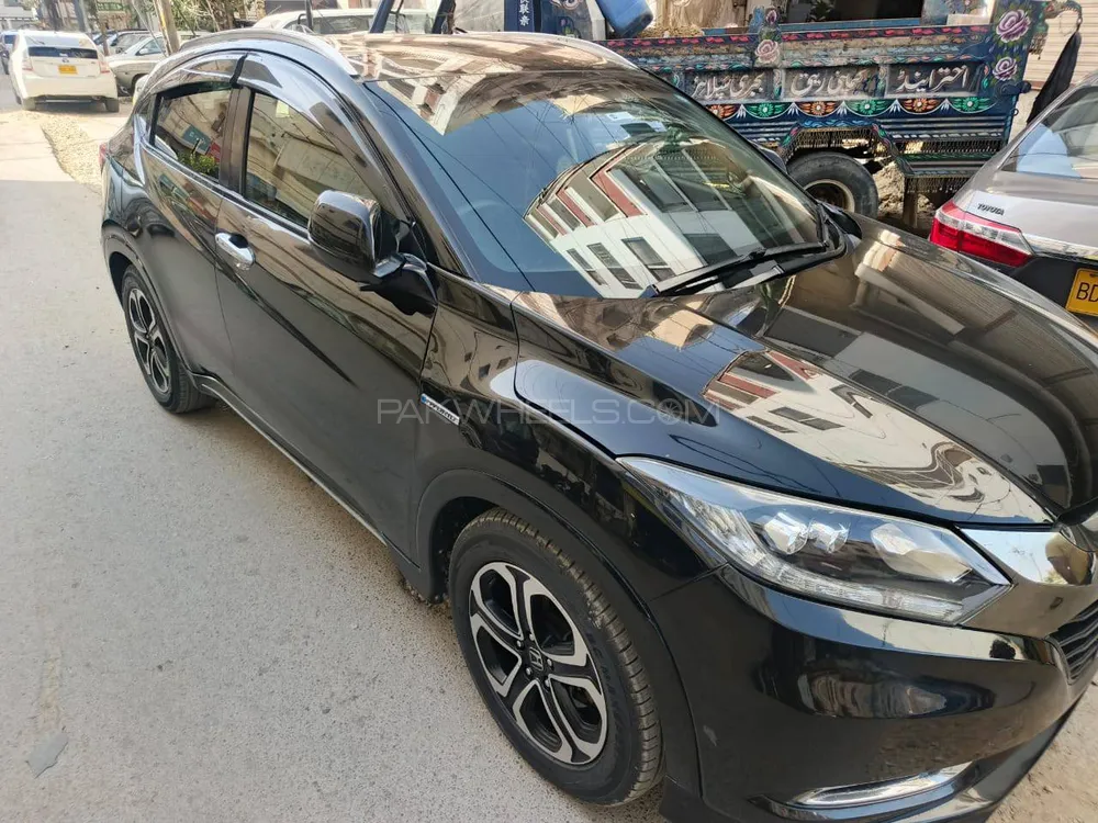 Honda Vezel 2017 for Sale in Karachi Honda Vezel 2017 for Sale in Karachi Image-1