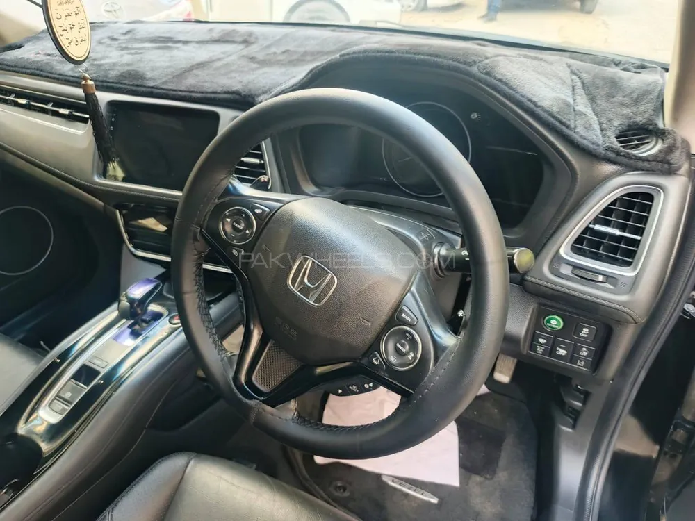 Honda Vezel 2017 for Sale in Karachi Honda Vezel 2017 for Sale in Karachi Image-9
