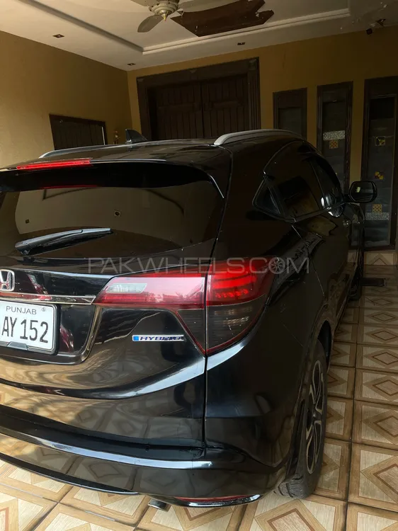 Honda Vezel 2018 for Sale in Lahore Honda Vezel 2018 for Sale in Lahore Image-8