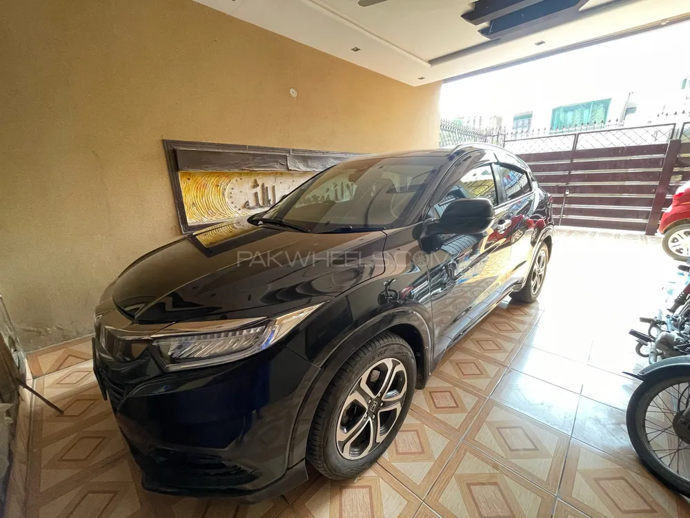 Honda Vezel 2018 for Sale in Lahore Honda Vezel 2018 for Sale in Lahore Image-9