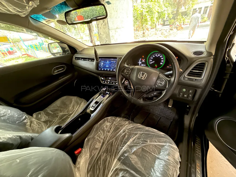 Honda Vezel 2016 for Sale in Lahore Honda Vezel 2016 for Sale in Lahore Image-10