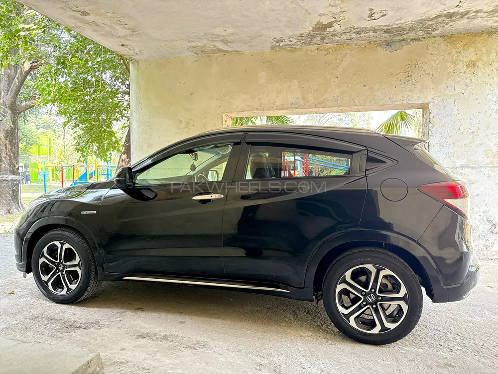 Honda Vezel 2016 for Sale in Lahore Honda Vezel 2016 for Sale in Lahore Image-2