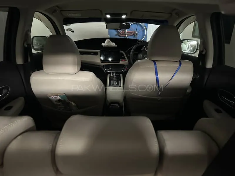 Honda Vezel 2014 for Sale in Karachi Honda Vezel 2014 for Sale in Karachi Image-2