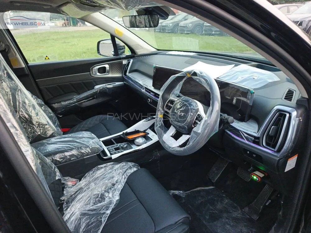 KIA Sorento 2025 for Sale in Lahore KIA Sorento 2025 for Sale in Lahore Image-9