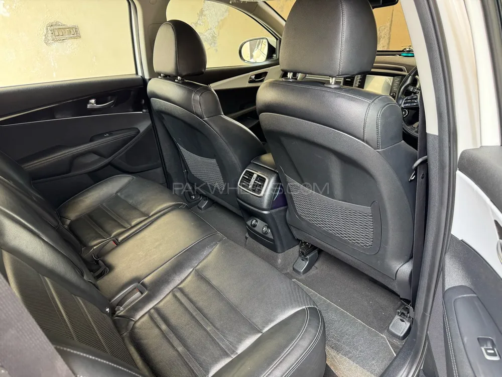 KIA Sorento 2022 for Sale in Lahore KIA Sorento 2022 for Sale in Lahore Image-11