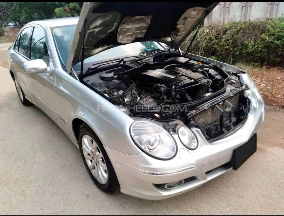 Mercedes Benz E Class 2005 for Sale in Karachi Mercedes Benz E Class 2005 for Sale in Karachi Image-3