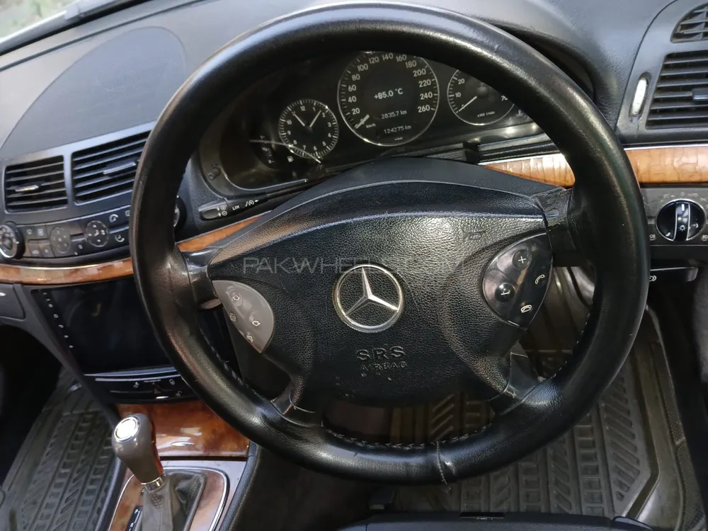 Mercedes Benz E Class 2004 for Sale in Faisalabad Mercedes Benz E Class 2004 for Sale in Faisalabad Image-15