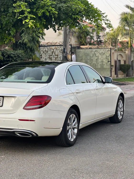 Mercedes Benz E Class 2017 for Sale in Lahore Mercedes Benz E Class 2017 for Sale in Lahore Image-3