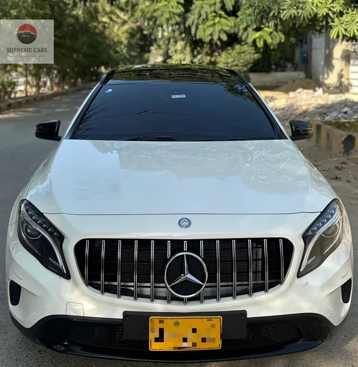 Mercedes Benz GLA Class 2015 for Sale in Karachi Mercedes Benz GLA Class 2015 for Sale in Karachi Image-2