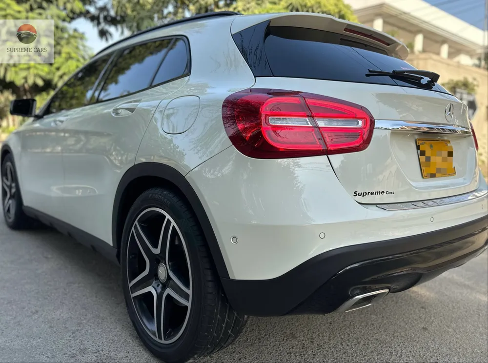 Mercedes Benz GLA Class 2015 for Sale in Karachi Mercedes Benz GLA Class 2015 for Sale in Karachi Image-9