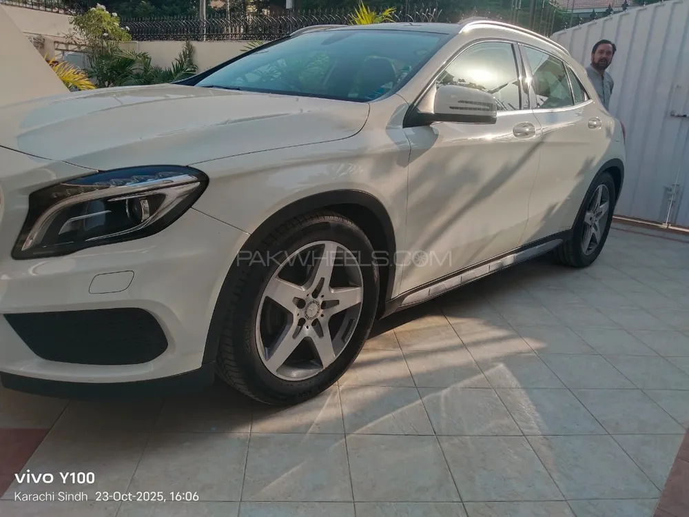 Mercedes Benz GLA Class 2016 for Sale in Karachi Mercedes Benz GLA Class 2016 for Sale in Karachi Image-3