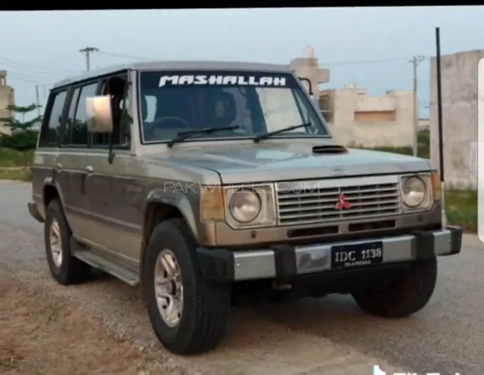 مٹسوبیشی پجیرو 1988 for Sale in گجرات مٹسوبیشی پجیرو 1988 for Sale in گجرات Image-2