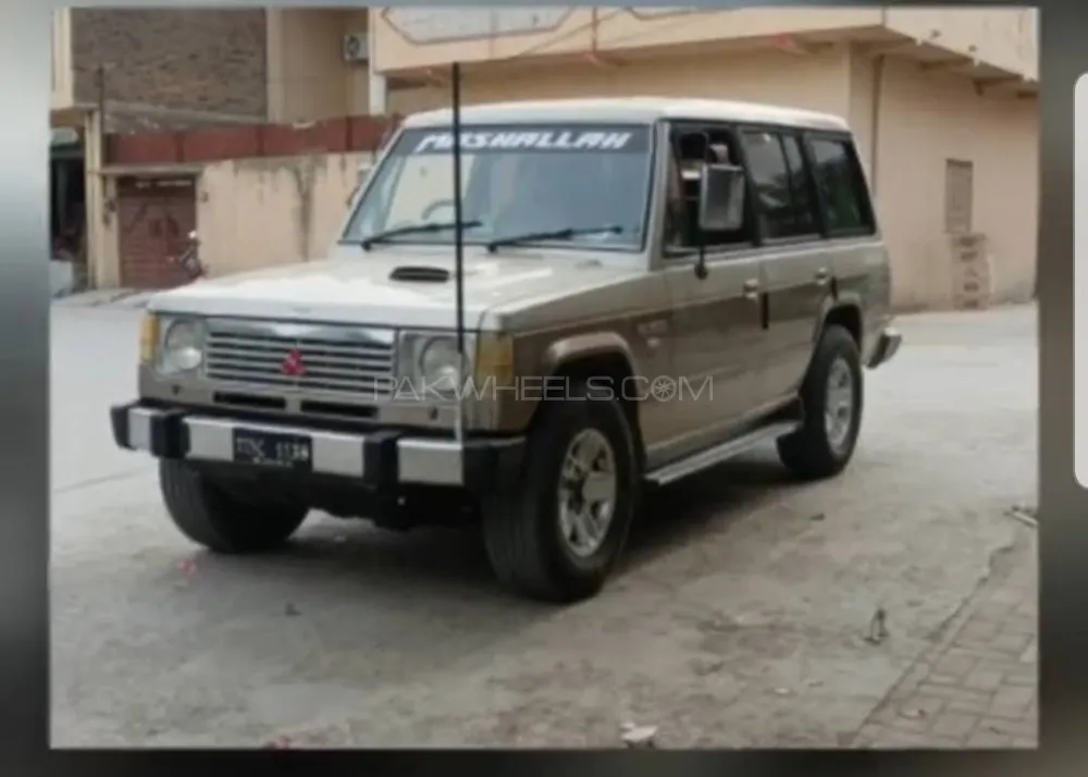 مٹسوبیشی پجیرو 1988 for Sale in گجرات مٹسوبیشی پجیرو 1988 for Sale in گجرات Image-14
