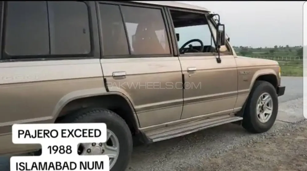 مٹسوبیشی پجیرو 1988 for Sale in گجرات مٹسوبیشی پجیرو 1988 for Sale in گجرات Image-13