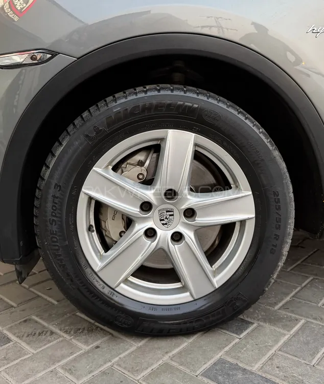 Porsche Cayenne 2014 for Sale in Lahore Porsche Cayenne 2014 for Sale in Lahore Image-13