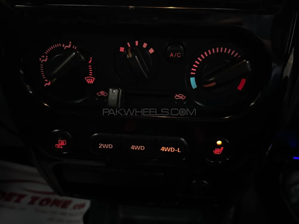 Suzuki Jimny 2012 for Sale in Lahore Suzuki Jimny 2012 for Sale in Lahore Image-13