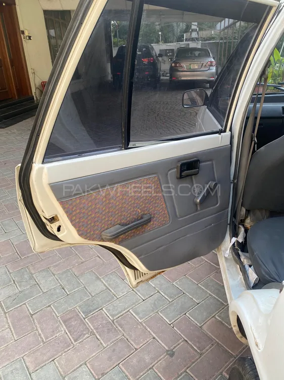 Suzuki Mehran 2011 for Sale in Lahore Suzuki Mehran 2011 for Sale in Lahore Image-8
