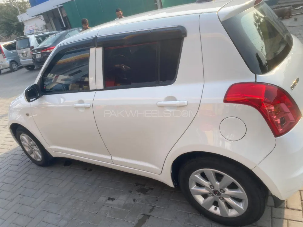 Suzuki Swift 2012 for Sale in Lahore Suzuki Swift 2012 for Sale in Lahore Image-2