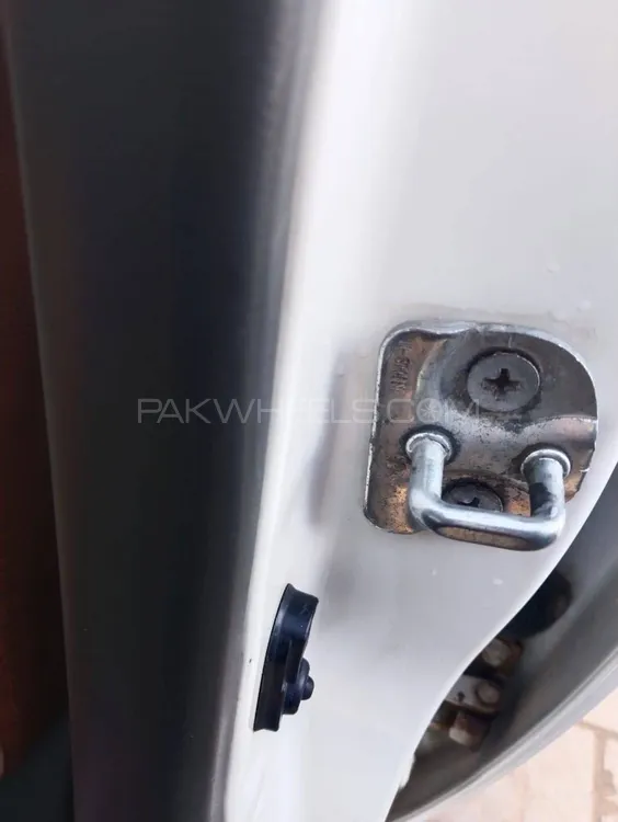 Suzuki Swift 2015 for Sale in Karachi Suzuki Swift 2015 for Sale in Karachi Image-17