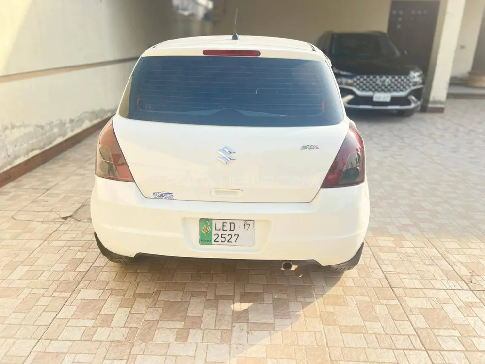 Suzuki Swift 2017 for Sale in Multan Suzuki Swift 2017 for Sale in Multan Image-4