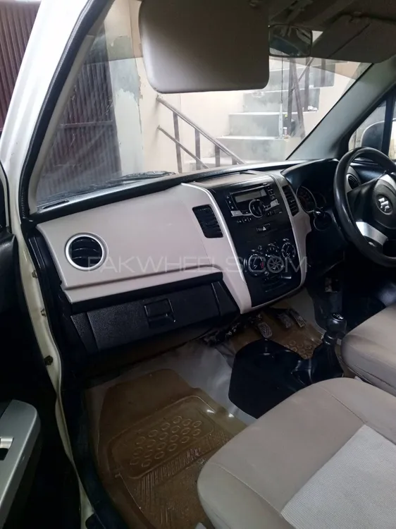 Suzuki Wagon R 2017 for Sale in Sargodha Suzuki Wagon R 2017 for Sale in Sargodha Image-6
