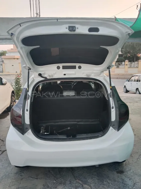 Toyota Aqua 2014 for Sale in Peshawar Toyota Aqua 2014 for Sale in Peshawar Image-6