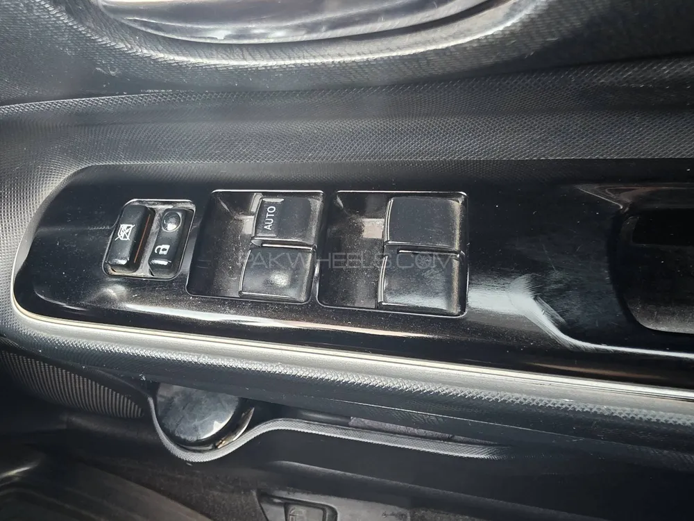 Toyota Aqua 2015 for Sale in Islamabad Toyota Aqua 2015 for Sale in Islamabad Image-12