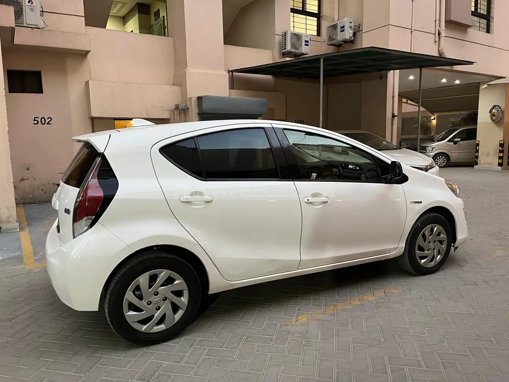 Toyota Aqua 2015 for Sale in Karachi Toyota Aqua 2015 for Sale in Karachi Image-4