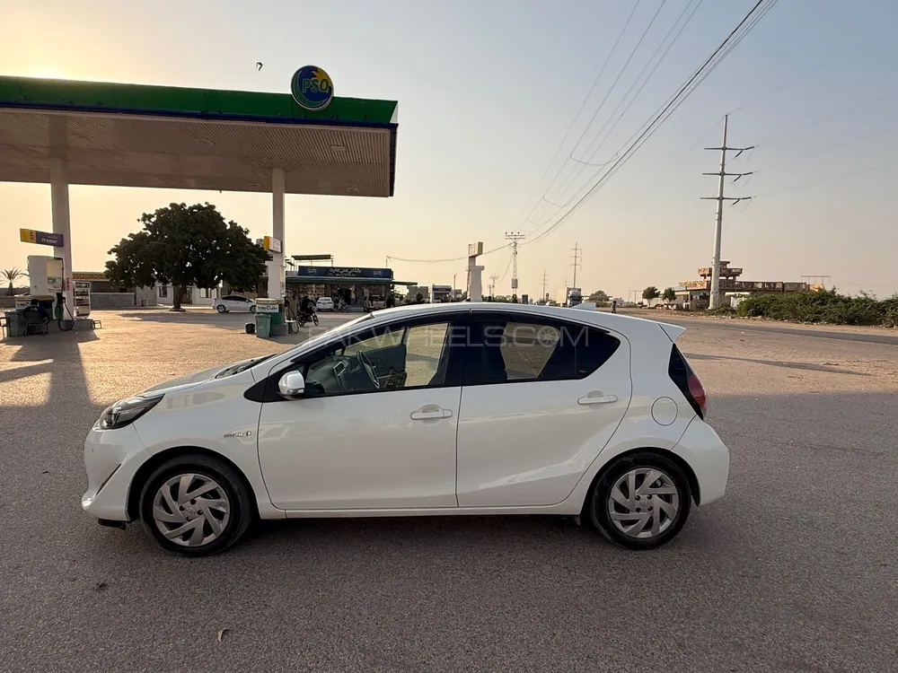 Toyota Aqua 2017 for Sale in Karachi Toyota Aqua 2017 for Sale in Karachi Image-5