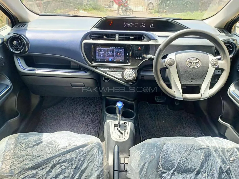 Toyota Aqua 2015 for Sale in Lahore Toyota Aqua 2015 for Sale in Lahore Image-10
