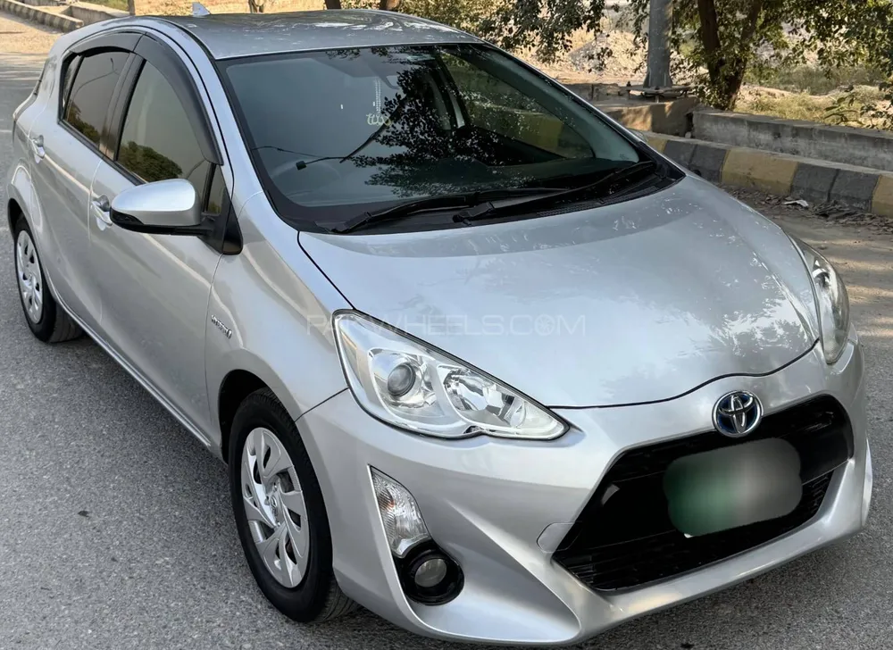 Toyota Aqua 2015 for Sale in Peshawar Toyota Aqua 2015 for Sale in Peshawar Image-1