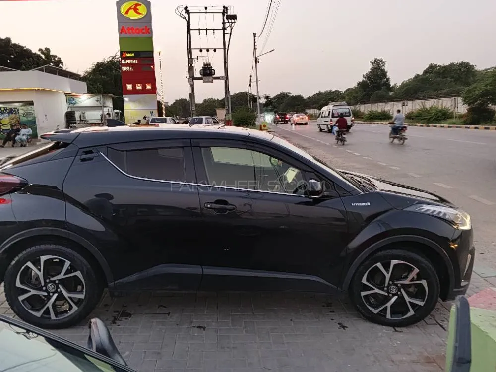 Toyota C-HR 2017 for Sale in Karachi Toyota C-HR 2017 for Sale in Karachi Image-7