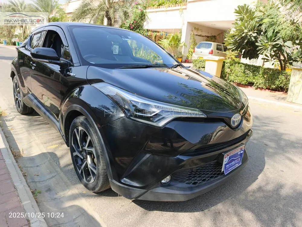 Toyota C-HR 2018 for Sale in Karachi Toyota C-HR 2018 for Sale in Karachi Image-2