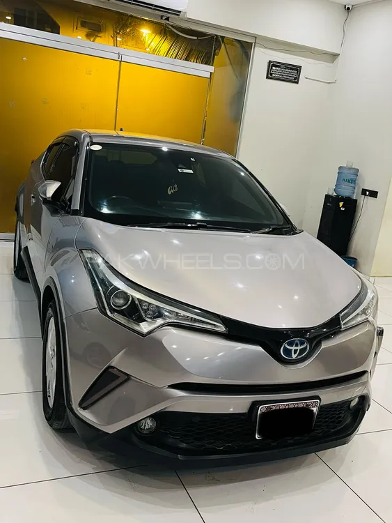 Toyota C-HR 2017 for Sale in Karachi Toyota C-HR 2017 for Sale in Karachi Image-1