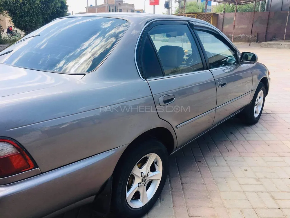 Toyota Corolla 2000 for Sale in Shahpur Saddar Toyota Corolla 2000 for Sale in Shahpur Saddar Image-3