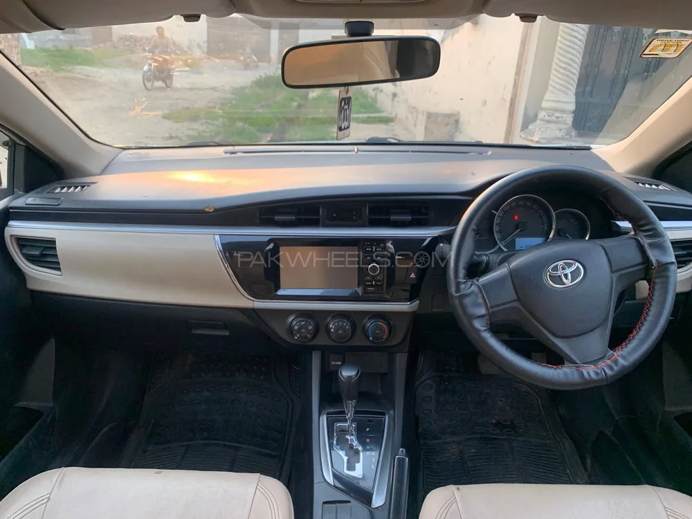 Toyota Corolla 2015 for Sale in Lahore Toyota Corolla 2015 for Sale in Lahore Image-4